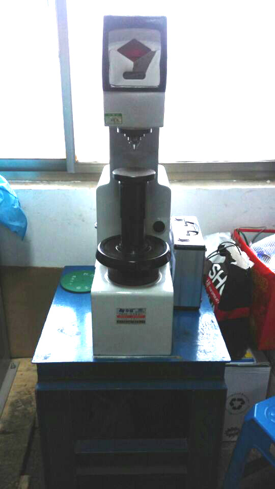 Brinell hardness tester